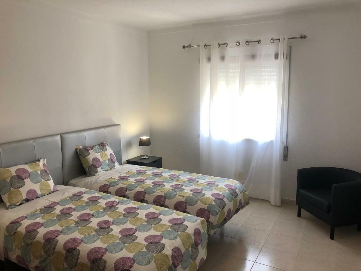 Olinda'S 2 Bedroom Apartment Lagos Exterior foto