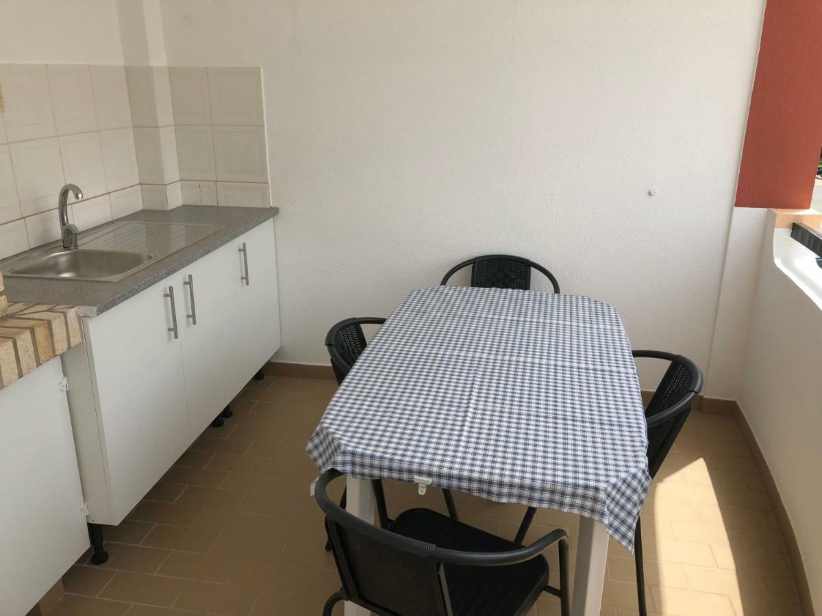 Olinda'S 2 Bedroom Apartment Lagos Exterior foto